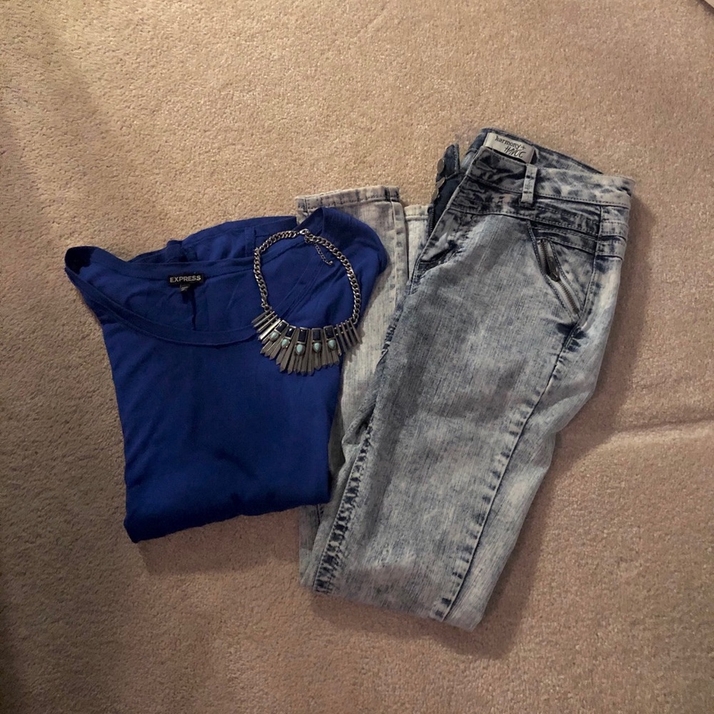 Outfit (Express shirt, Necklace, Jeans)